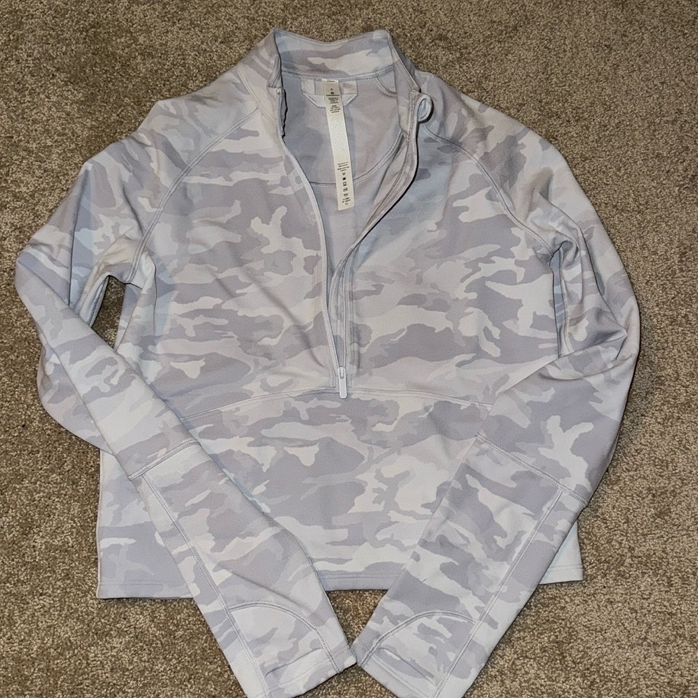 Lululemon cropped jacket/top